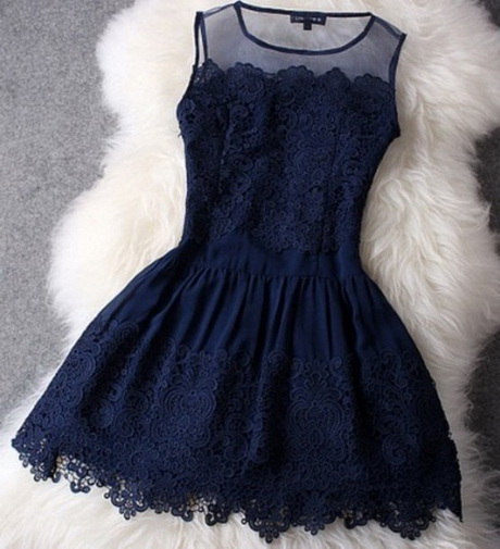 Marinblå spetsklänning