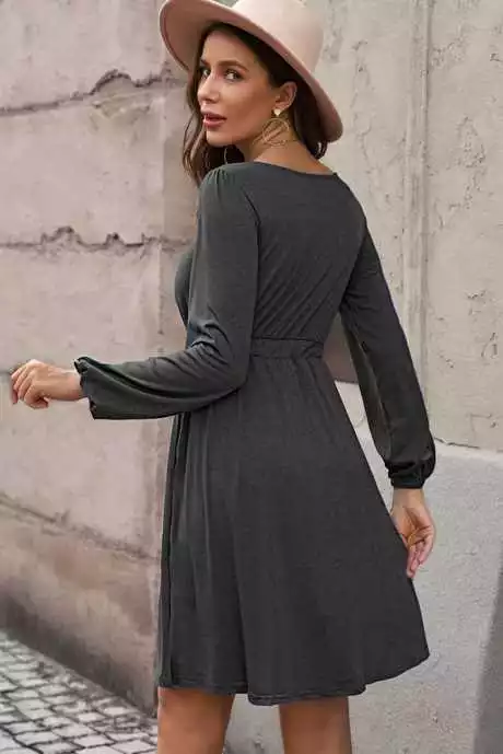 robe-noire-manche-longue-grande-taille-51_5-13 Svart långärmad plus size klänning