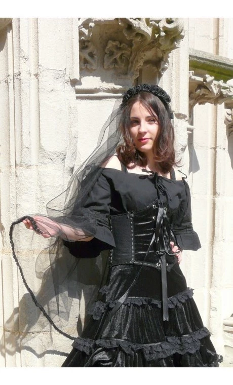 vetement-gothique-femme-grande-taille-20_16-8 Plus size kvinnors gotiska kläder