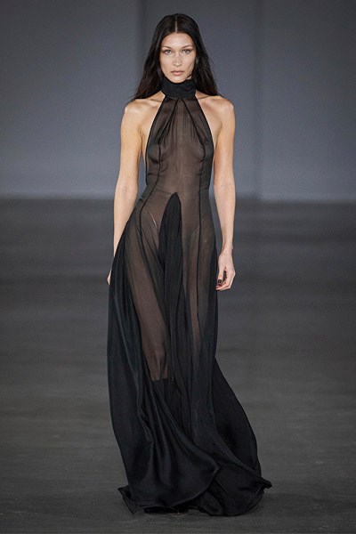 robe-noire-automne-2023-38_7 Svart klänning hösten 2023