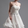 Kort vit axelbandslös klänning